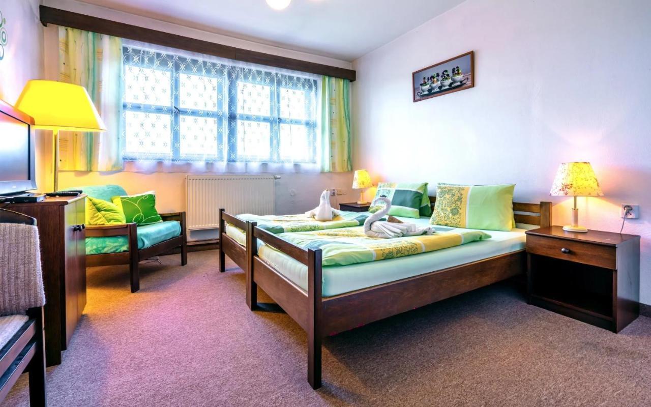 Hotel Stara Skola Na Sumave Горжице-на-Шумаве Экстерьер фото